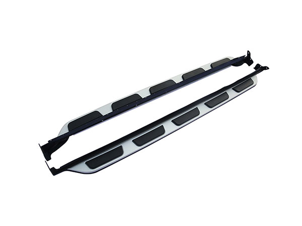 Running Board With Side Skirt (Black) For Q3 2012